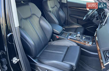 Внедорожник / Кроссовер Audi Q5 2017 в 