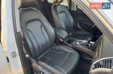 Позашляховик / Кросовер Audi Q5 2015 в 