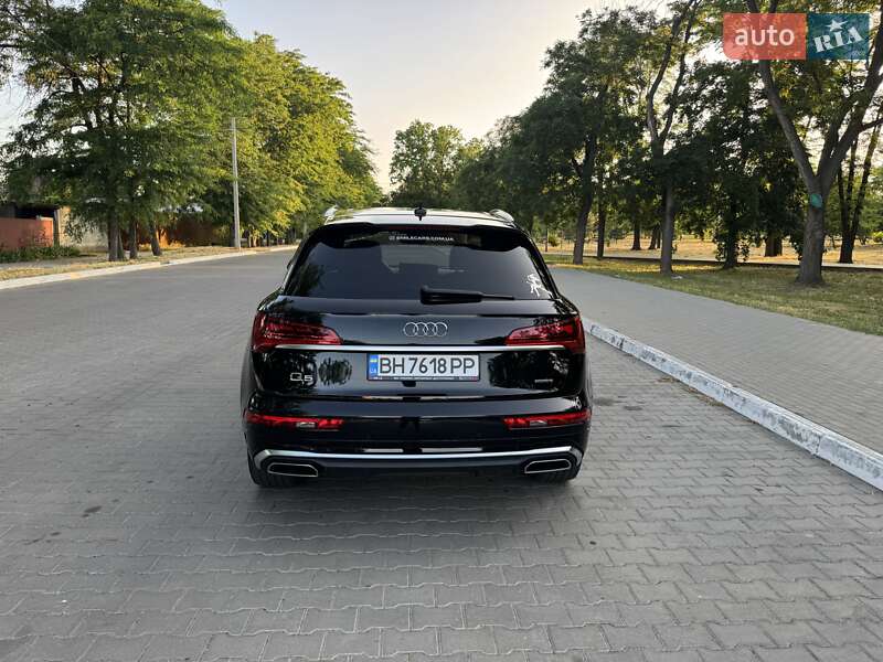 Внедорожник / Кроссовер Audi Q5 2021 в Измаиле
