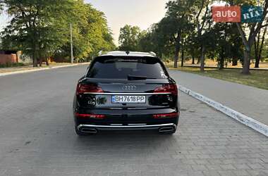 Внедорожник / Кроссовер Audi Q5 2021 в 