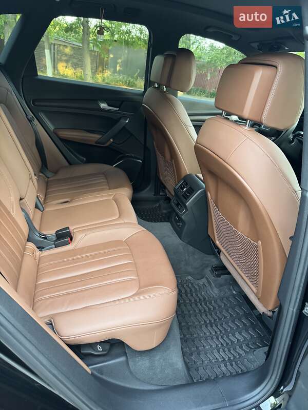 Внедорожник / Кроссовер Audi Q5 2021 в Измаиле