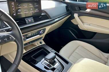 Внедорожник / Кроссовер Audi Q5 2021 в 