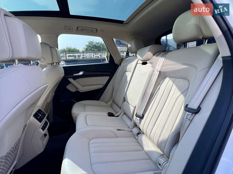 Позашляховик / Кросовер Audi Q5 2021 в Києві