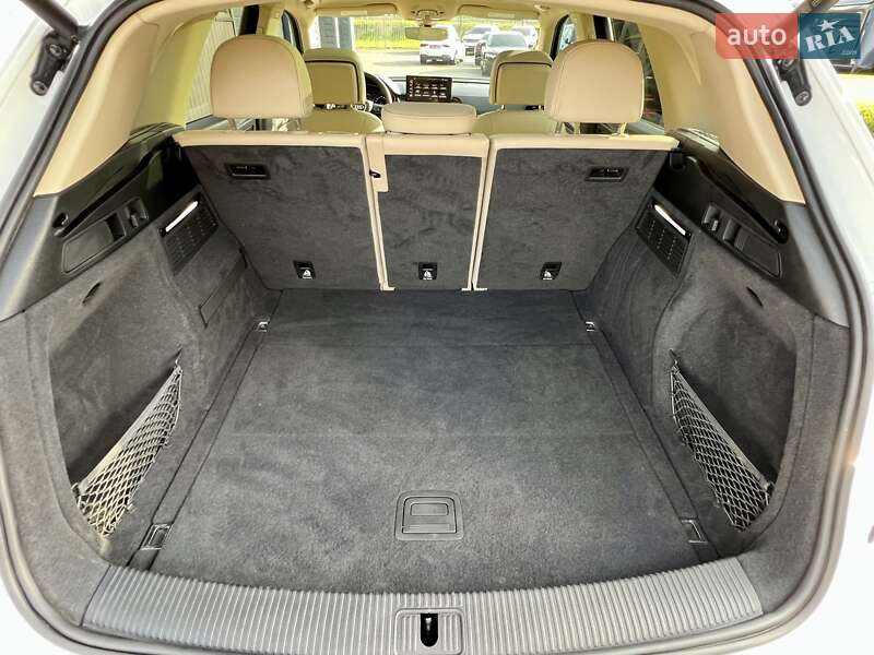 Позашляховик / Кросовер Audi Q5 2021 в Києві