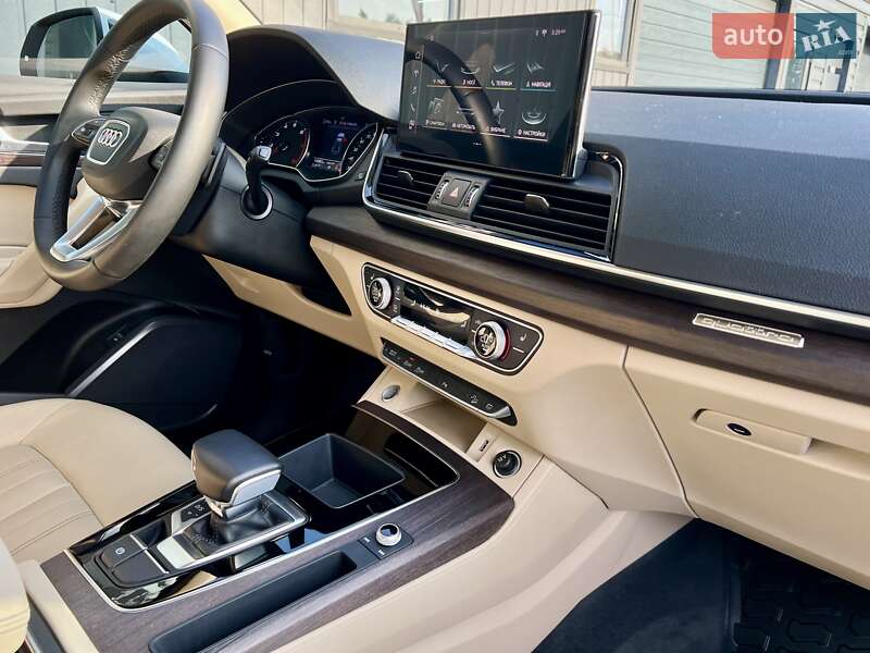Позашляховик / Кросовер Audi Q5 2021 в Києві