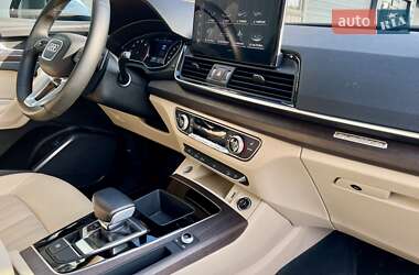 Внедорожник / Кроссовер Audi Q5 2021 в 