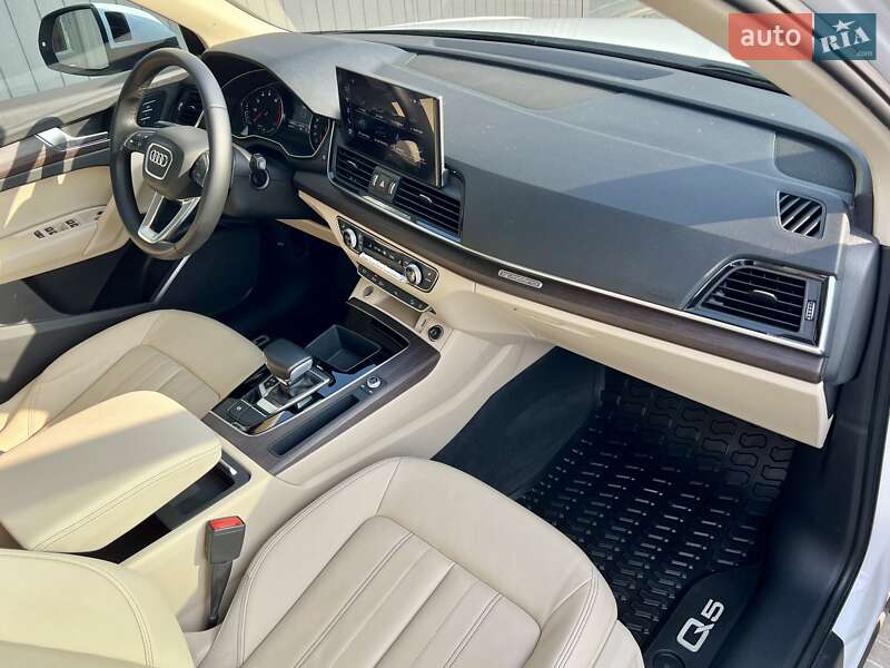 Позашляховик / Кросовер Audi Q5 2021 в Києві