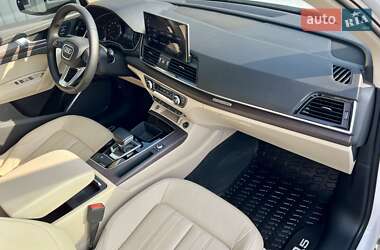 Внедорожник / Кроссовер Audi Q5 2021 в 
