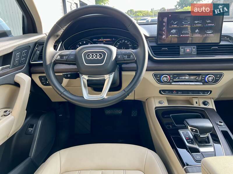 Позашляховик / Кросовер Audi Q5 2021 в Києві