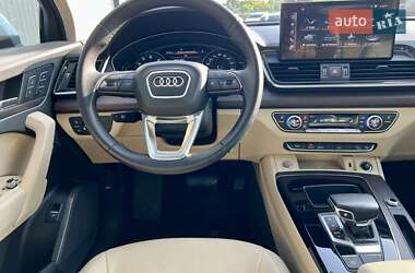 Внедорожник / Кроссовер Audi Q5 2021 в 