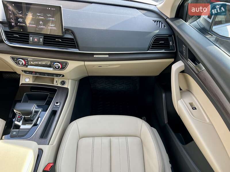 Позашляховик / Кросовер Audi Q5 2021 в Києві