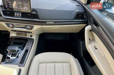 Внедорожник / Кроссовер Audi Q5 2021 в 