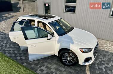 Внедорожник / Кроссовер Audi Q5 2021 в 