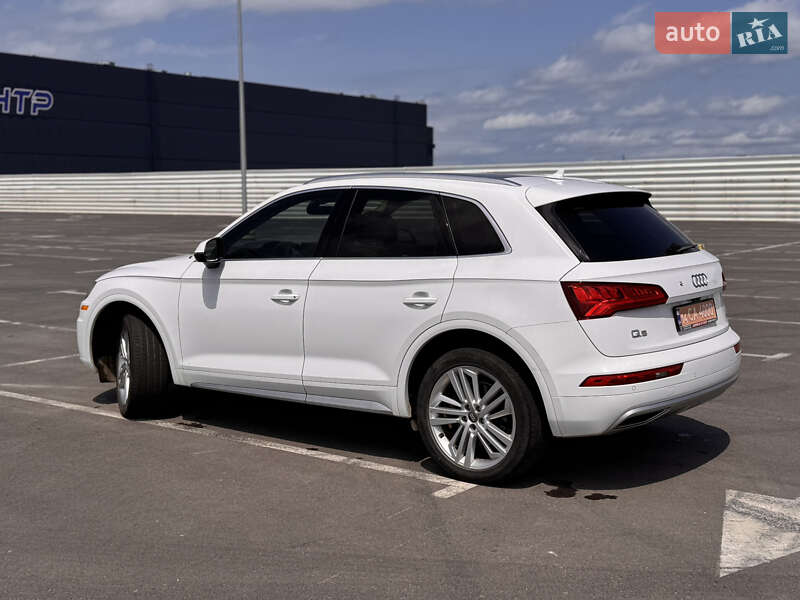 Внедорожник / Кроссовер Audi Q5 2017 в Львове