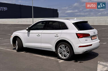 Внедорожник / Кроссовер Audi Q5 2017 в 
