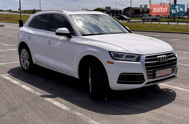 Внедорожник / Кроссовер Audi Q5 2017 в 