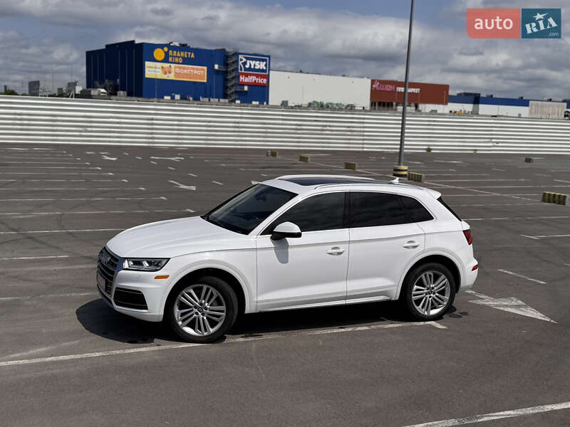 Внедорожник / Кроссовер Audi Q5 2017 в Львове