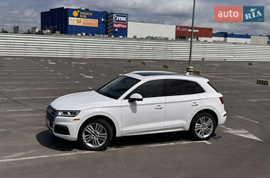 Внедорожник / Кроссовер Audi Q5 2017 в 