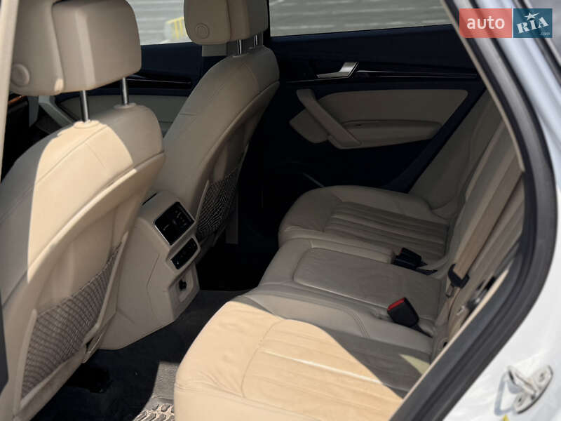 Внедорожник / Кроссовер Audi Q5 2017 в Львове