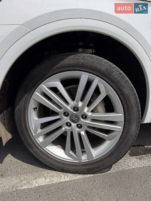 Внедорожник / Кроссовер Audi Q5 2017 в Львове