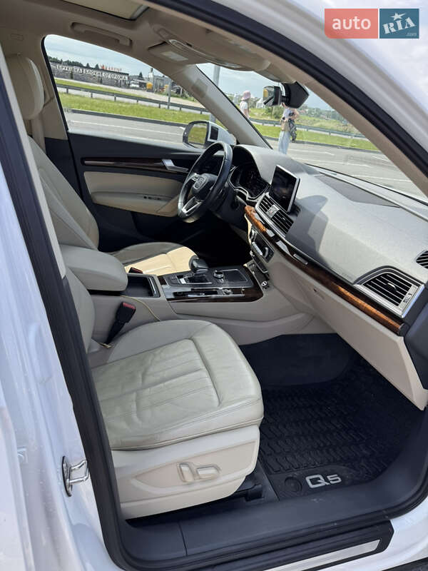 Внедорожник / Кроссовер Audi Q5 2017 в Львове фото 27 Внедорожник / Кроссовер Audi Q5 2017 в Львове