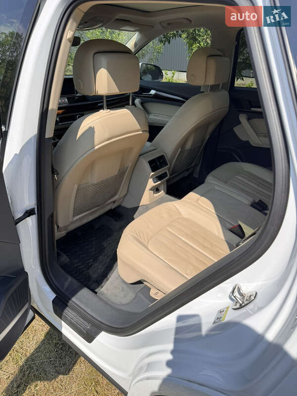 Внедорожник / Кроссовер Audi Q5 2017 в Львове