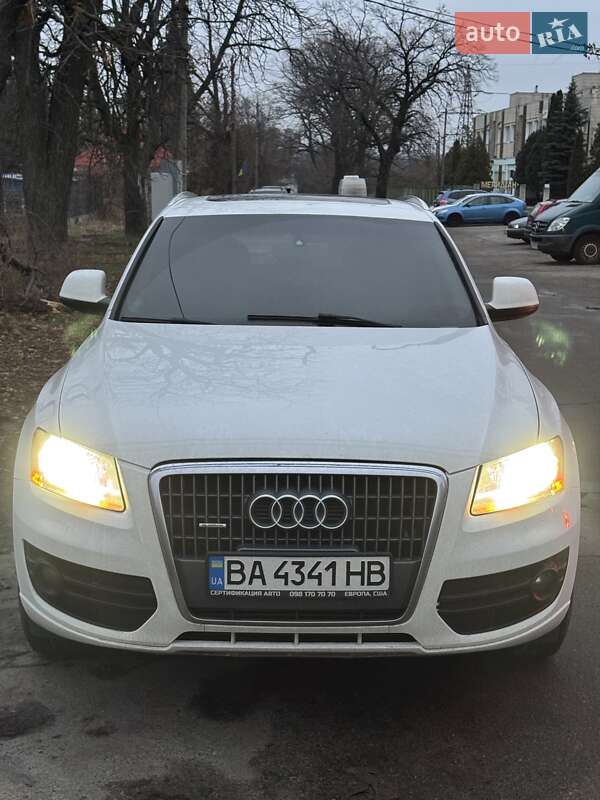 Внедорожник / Кроссовер Audi Q5 2010 в Кропивницком