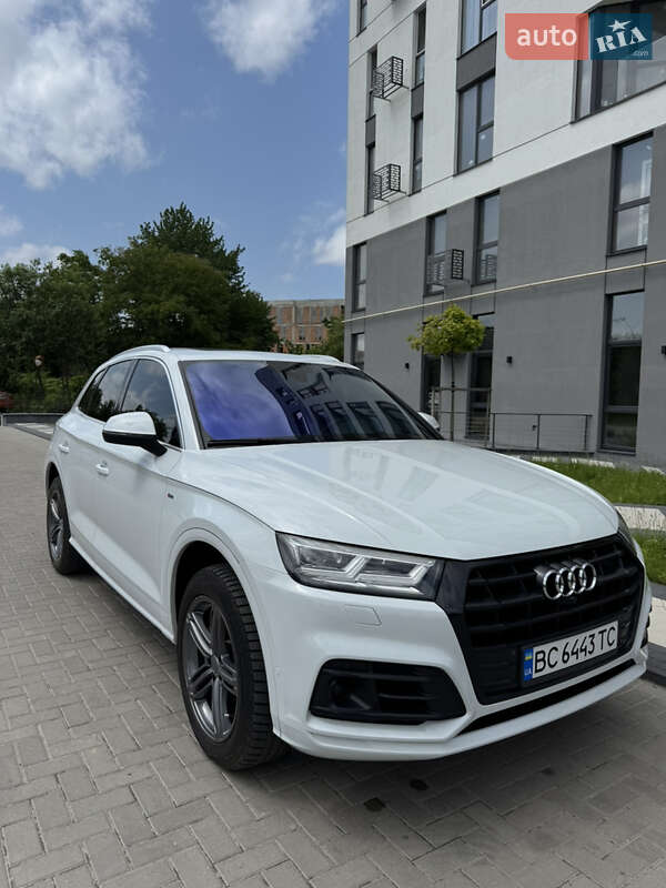 Позашляховик / Кросовер Audi Q5 2018 в Львові