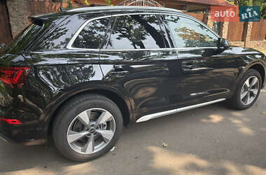 Внедорожник / Кроссовер Audi Q5 2024 в 