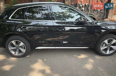 Внедорожник / Кроссовер Audi Q5 2024 в 