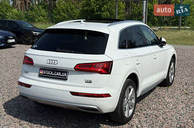 Внедорожник / Кроссовер Audi Q5 2018 в 