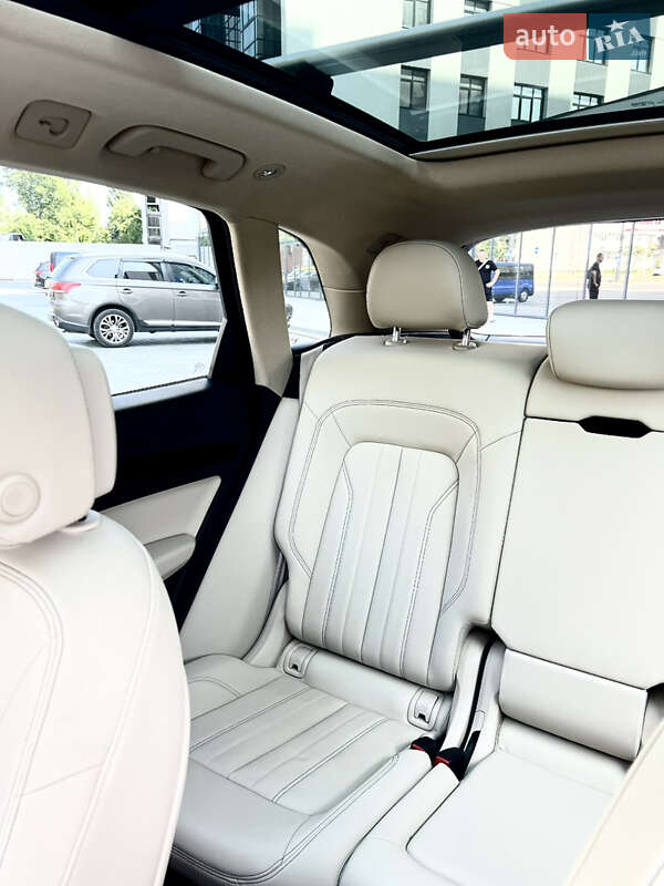 Внедорожник / Кроссовер Audi Q5 2022 в Днепре