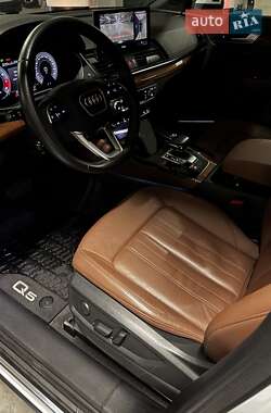 Внедорожник / Кроссовер Audi Q5 2021 в 