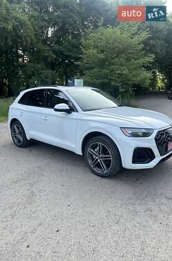Внедорожник / Кроссовер Audi Q5 2021 в 