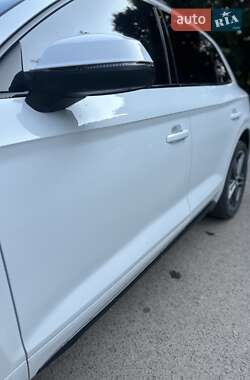 Внедорожник / Кроссовер Audi Q5 2021 в 