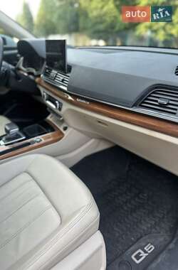 Внедорожник / Кроссовер Audi Q5 2021 в 