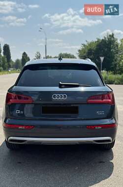 Внедорожник / Кроссовер Audi Q5 2017 в 