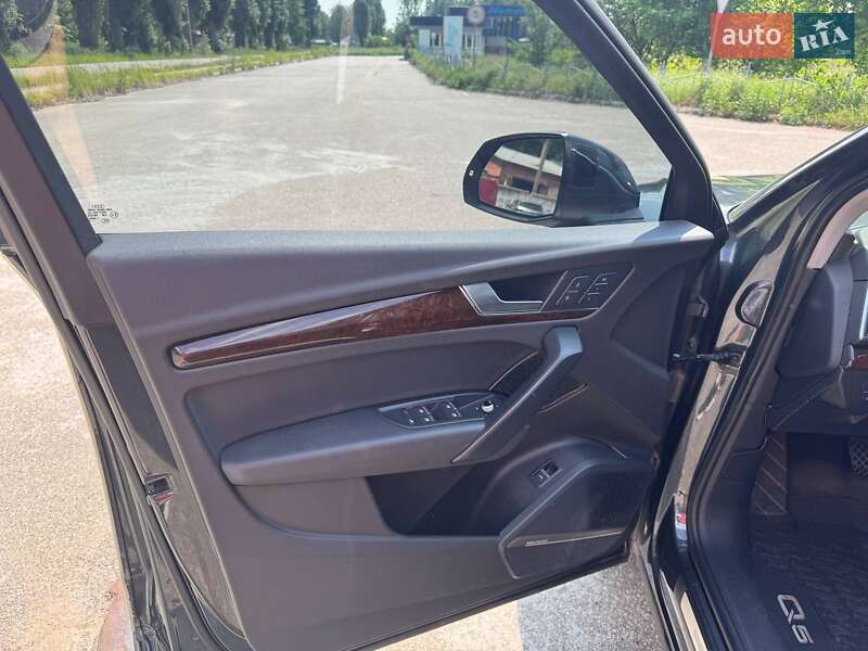 Внедорожник / Кроссовер Audi Q5 2017 в Нежине