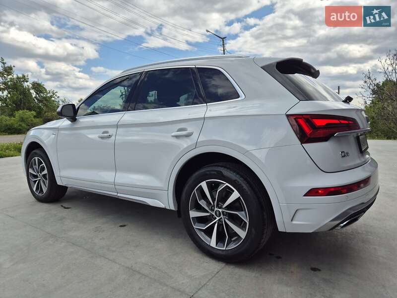 Внедорожник / Кроссовер Audi Q5 2022 в Барышевке
