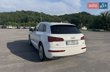 Внедорожник / Кроссовер Audi Q5 2018 в 