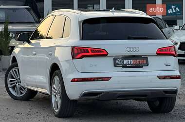 Внедорожник / Кроссовер Audi Q5 2017 в 