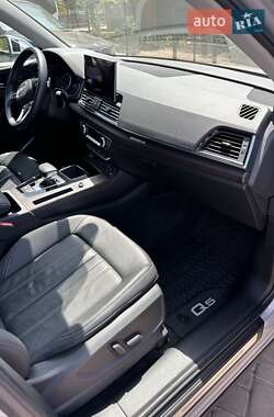 Внедорожник / Кроссовер Audi Q5 2021 в 