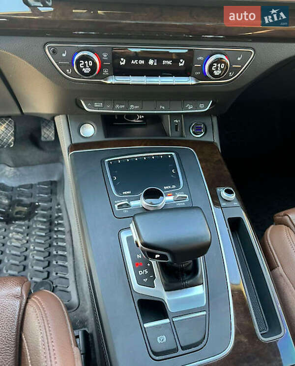 Внедорожник / Кроссовер Audi Q5 2018 в Ровно