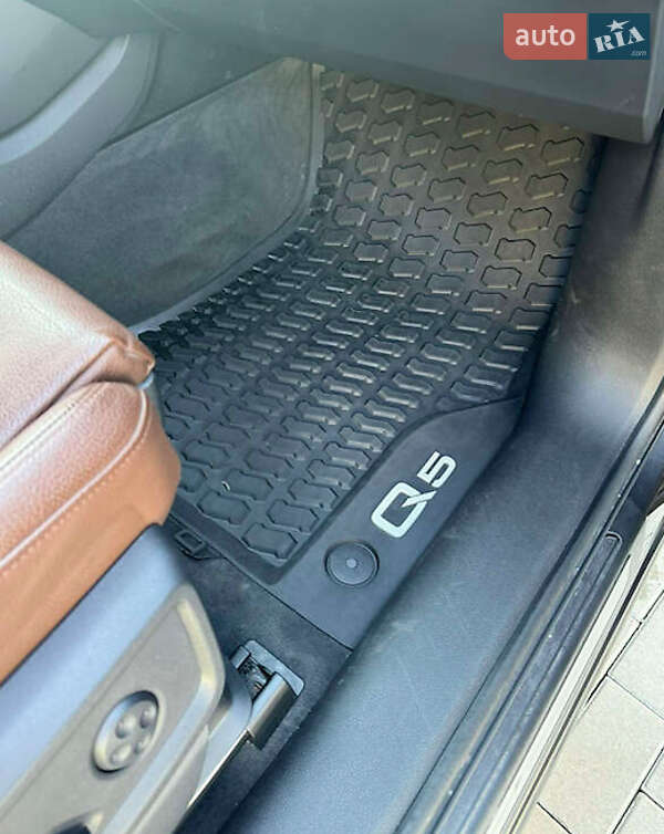 Внедорожник / Кроссовер Audi Q5 2018 в Ровно