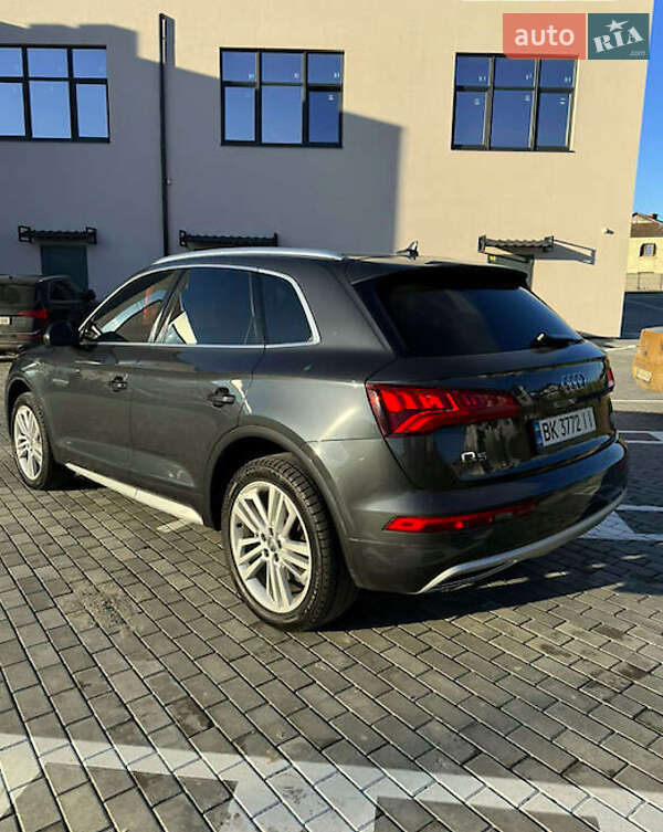 Внедорожник / Кроссовер Audi Q5 2018 в Ровно