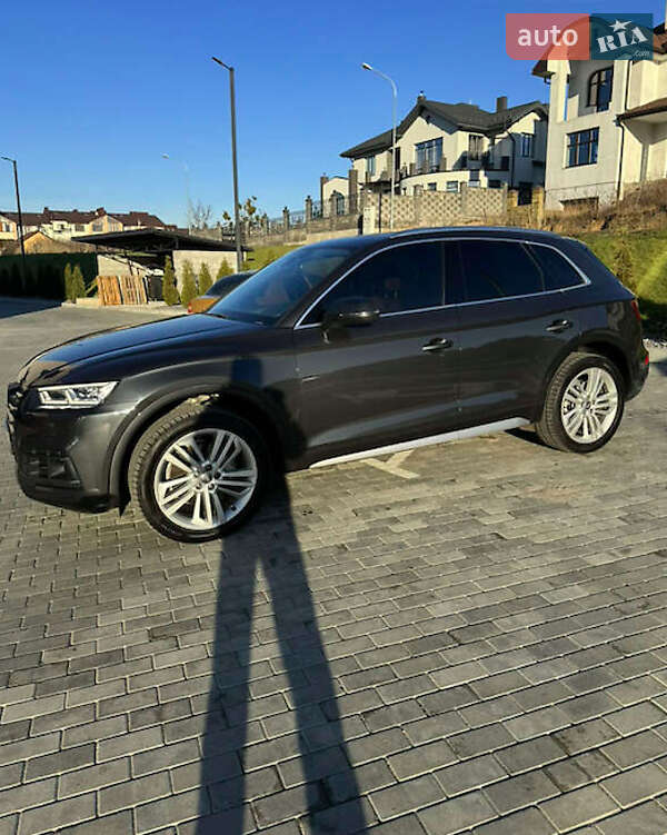 Внедорожник / Кроссовер Audi Q5 2018 в Ровно
