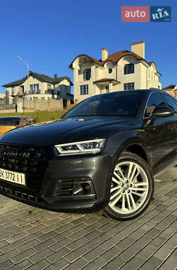 Внедорожник / Кроссовер Audi Q5 2018 в Ровно