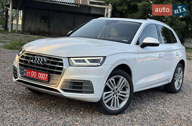 Внедорожник / Кроссовер Audi Q5 2018 в 