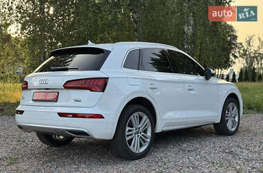 Внедорожник / Кроссовер Audi Q5 2018 в 