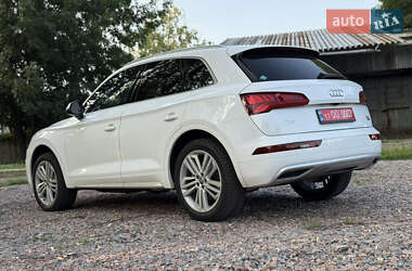Внедорожник / Кроссовер Audi Q5 2018 в 